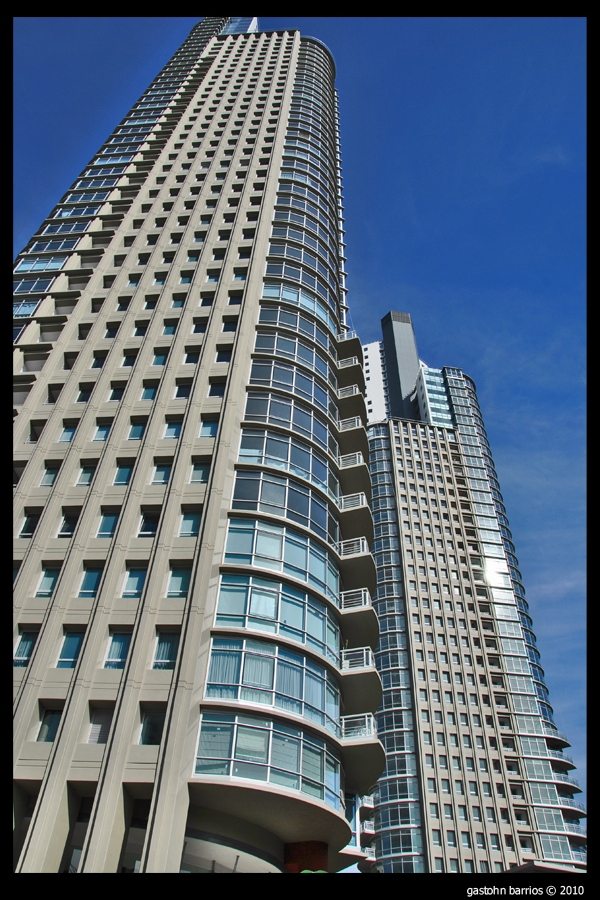 Torres Mulieris, Puerto Madero: fotografía adicional