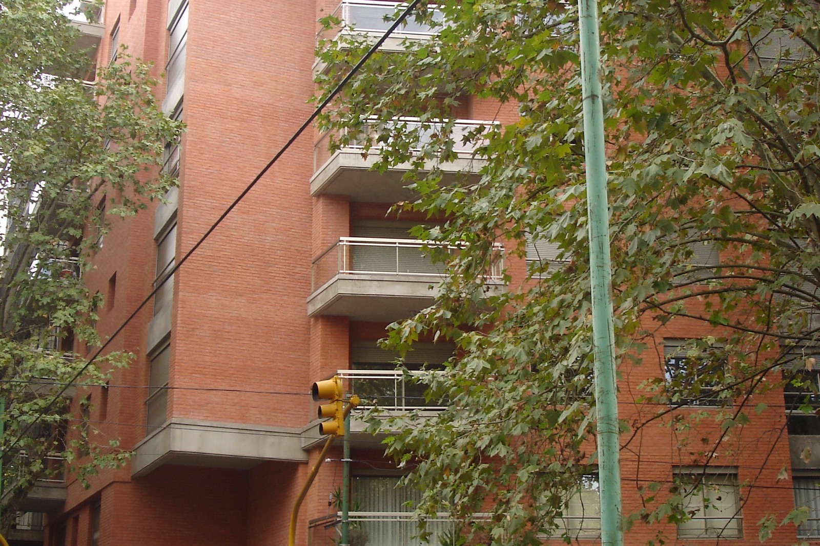 Tres de Febrero 1202